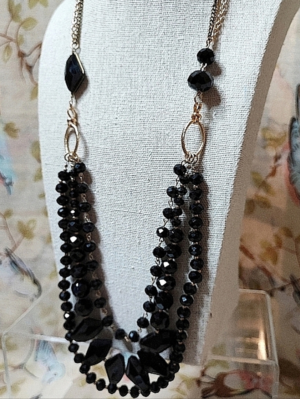 Black Glass Faceted Geometrical Beads Beaded Three Strand Gold Tone Necklace EUC